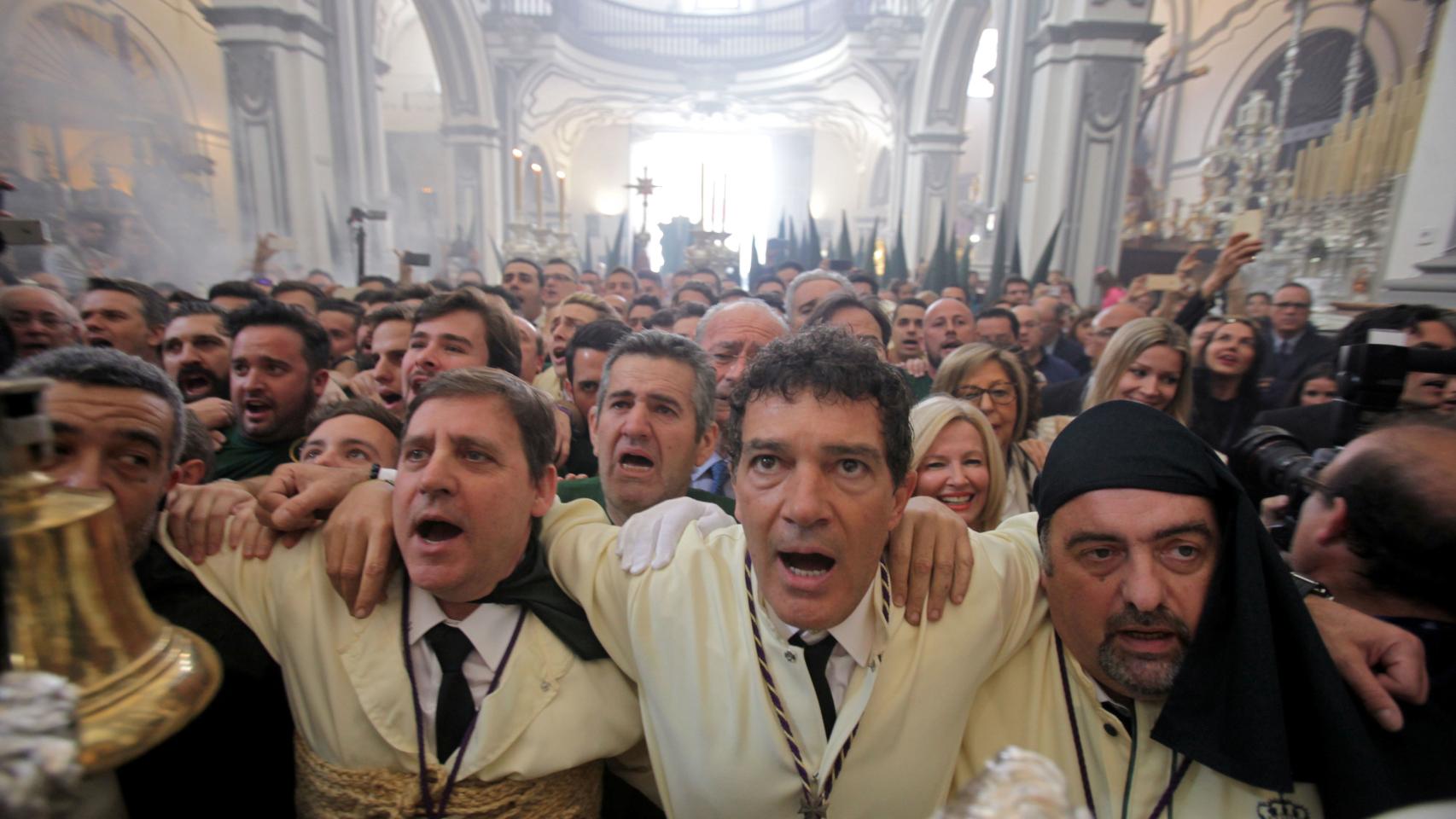 El actor durante la procesión de Domingo de Ramos en la Semana Santa de Málaga
