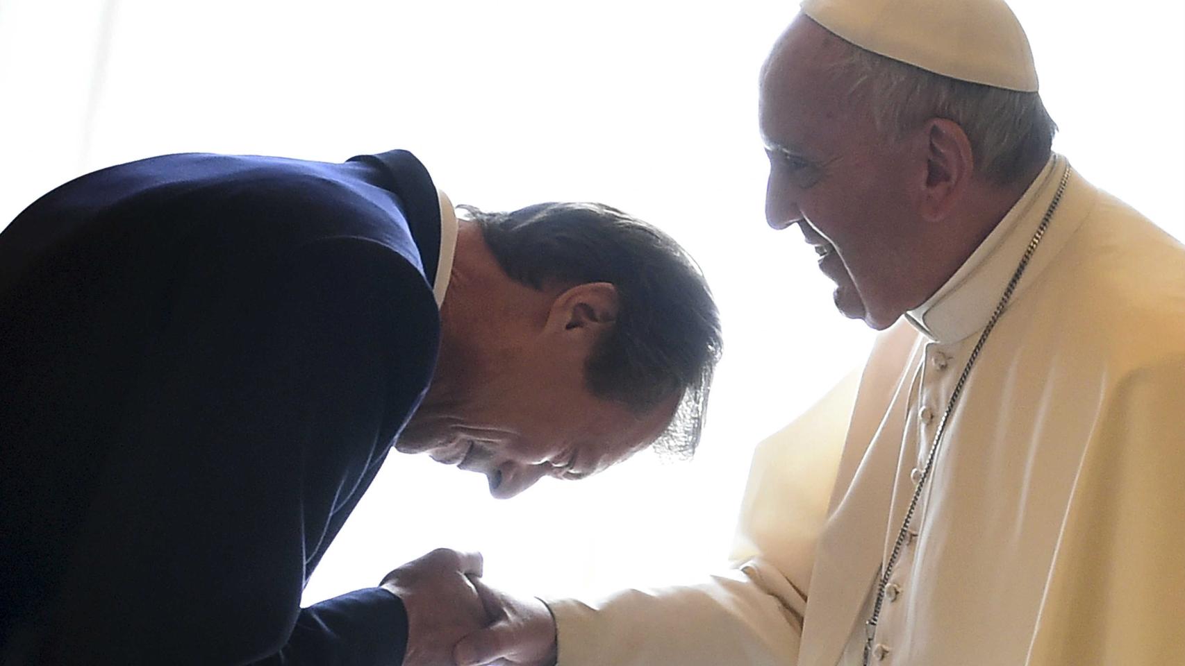 Enrique de Luxemburgo saluda al Papa Francisco