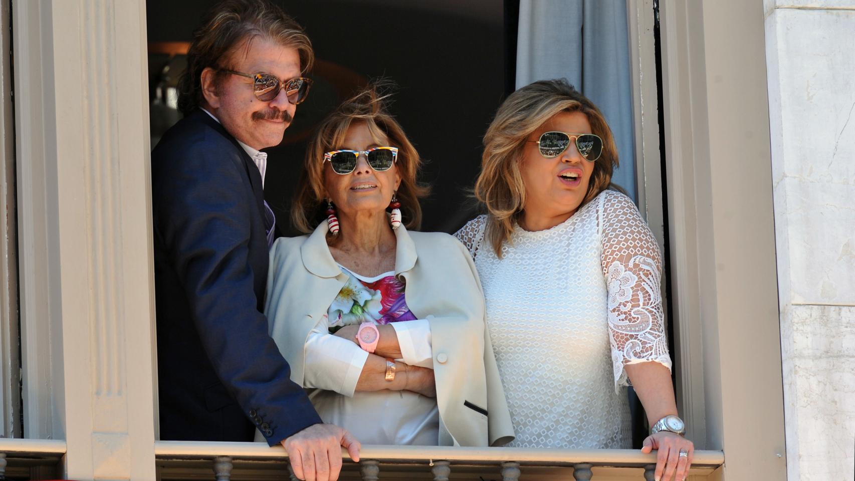 La gran ausente es Mª Teresa, que este año no ha tenido fuerzas. La pasada Semana Santa fue con Edmundo