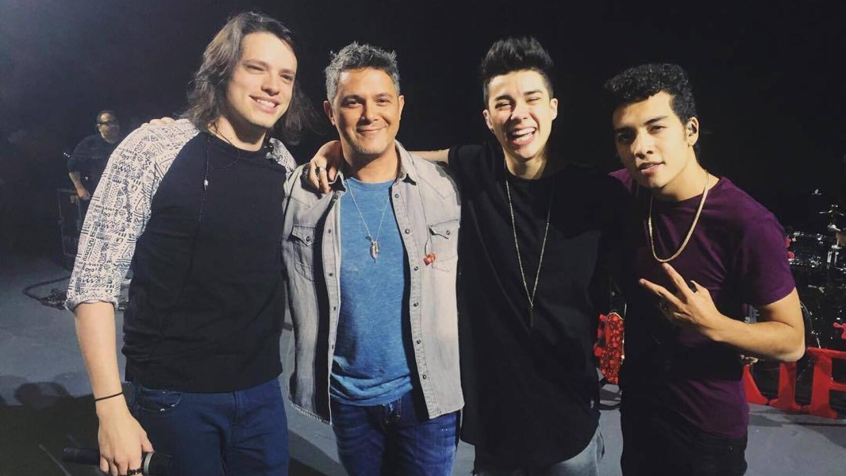 Mario Bautista con Alejandro Sanz