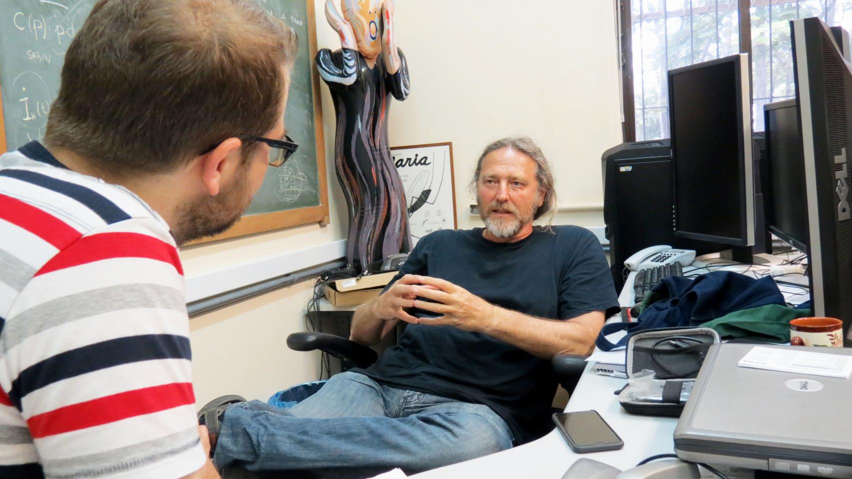 Claudio Struchiner, en su despacho.