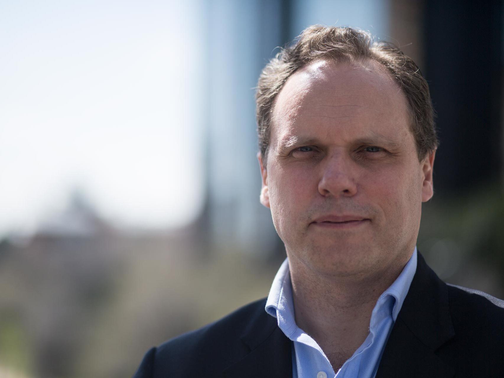 El gestor acaba de publicar su libro 'Las pizarras de Lacalle'.