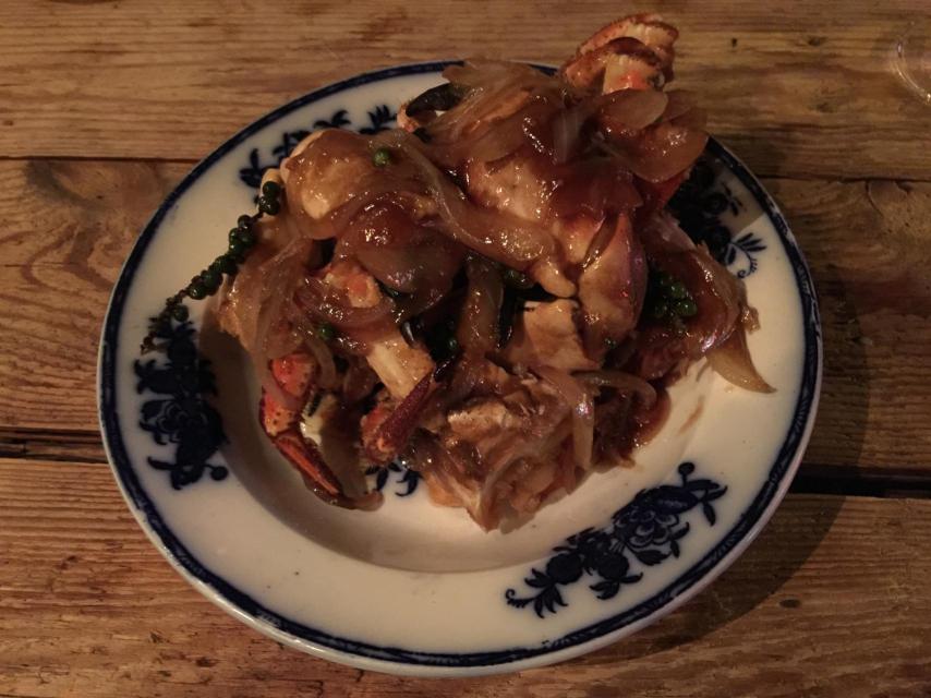 El cangrejo con cebolla caramelizada.