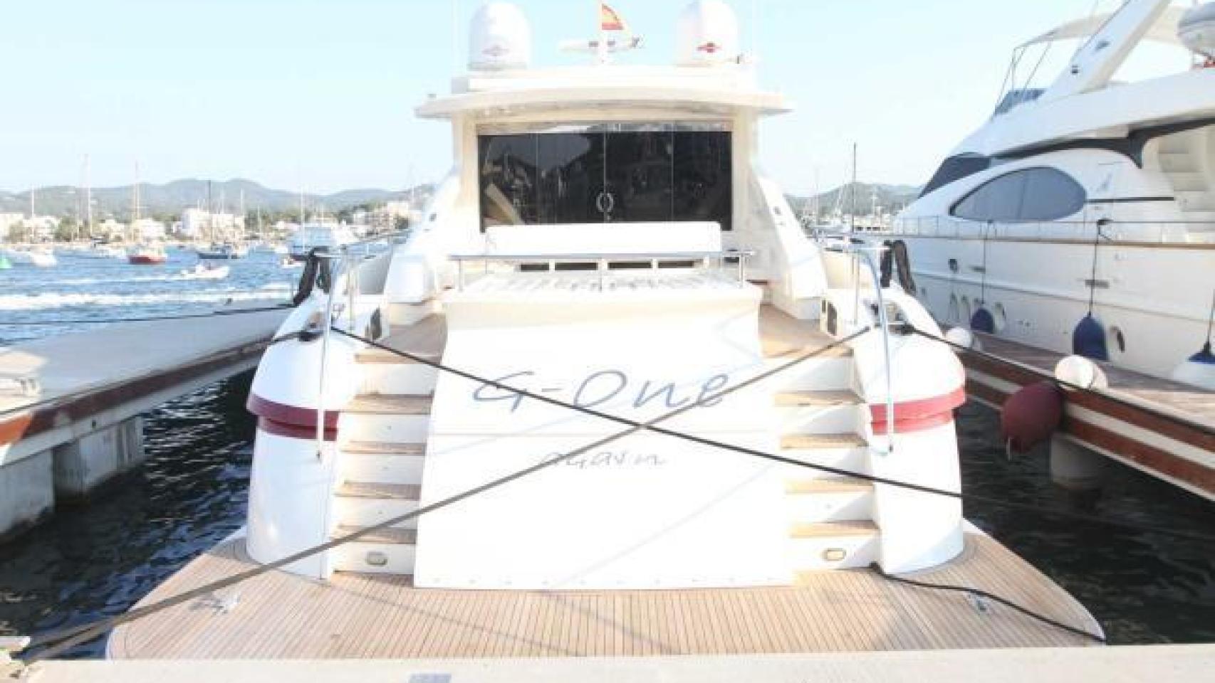 Las imágenes del yate de la ex modelo y empresario precintado por Hacienda