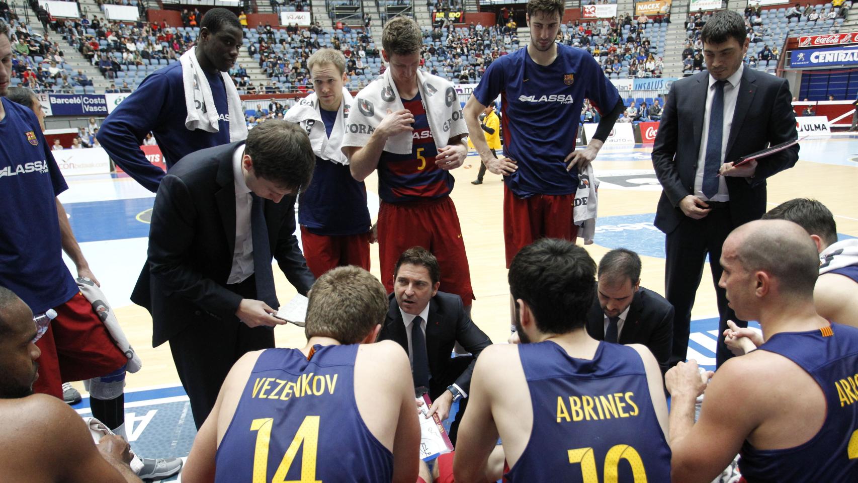 Xavi Pascual durante un tiempo muerto con el Barça.