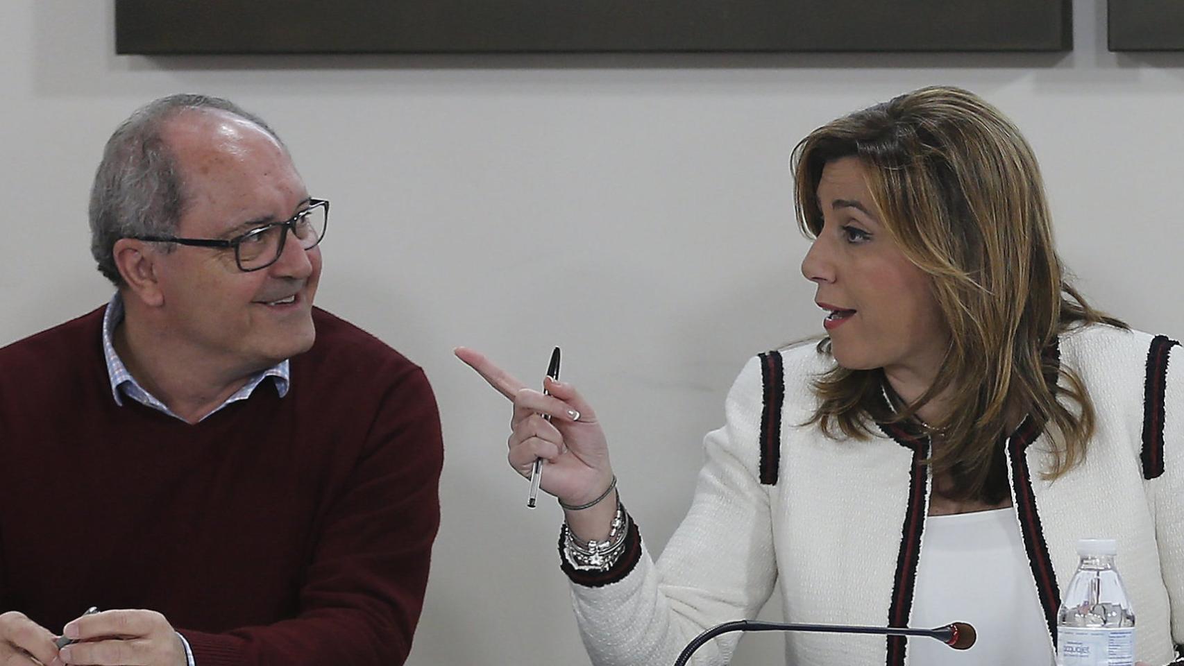 Susana Díaz, junto a Juan Cornejo, su número dos en el PSOE-A.