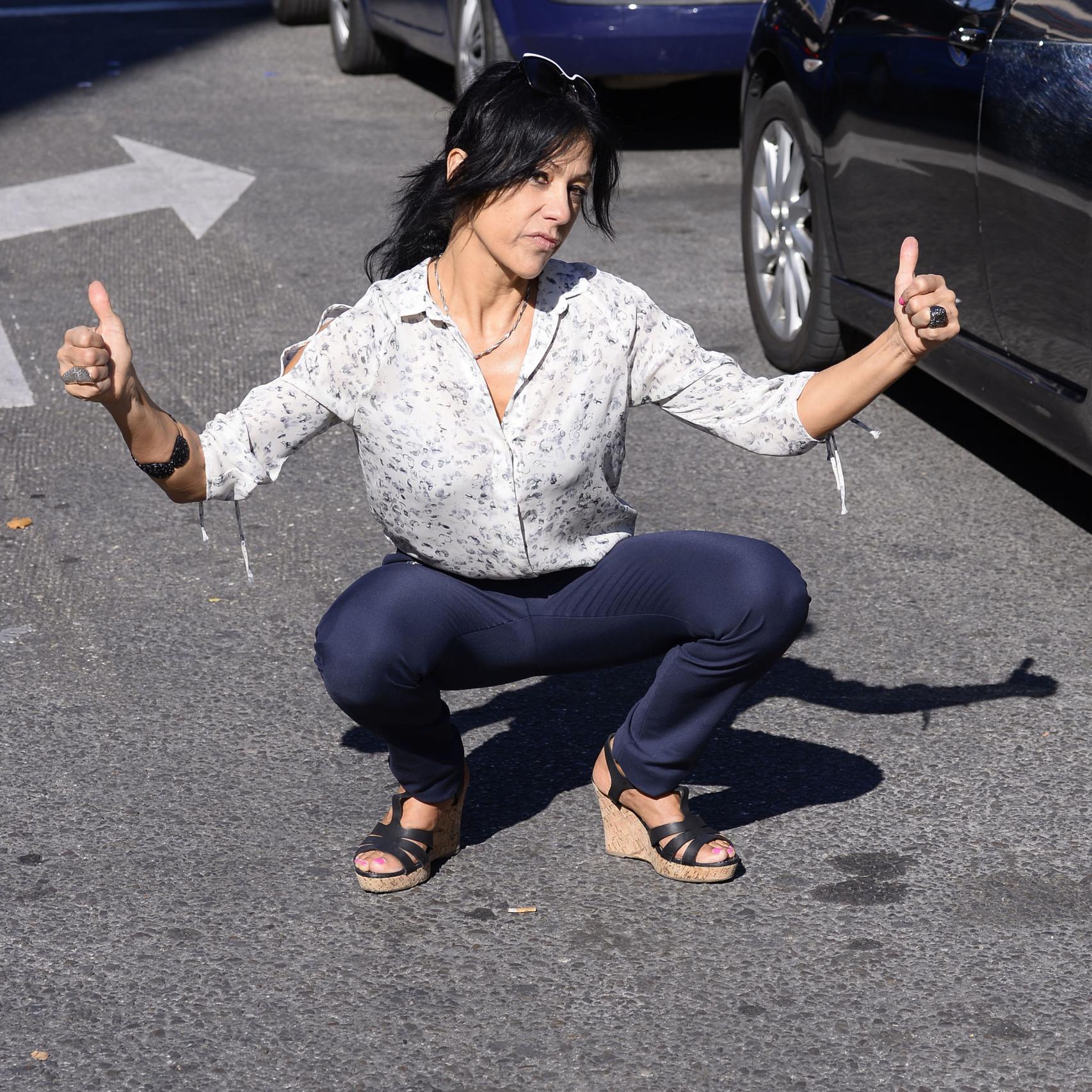 Maite Galdeano por las calles de Madrid