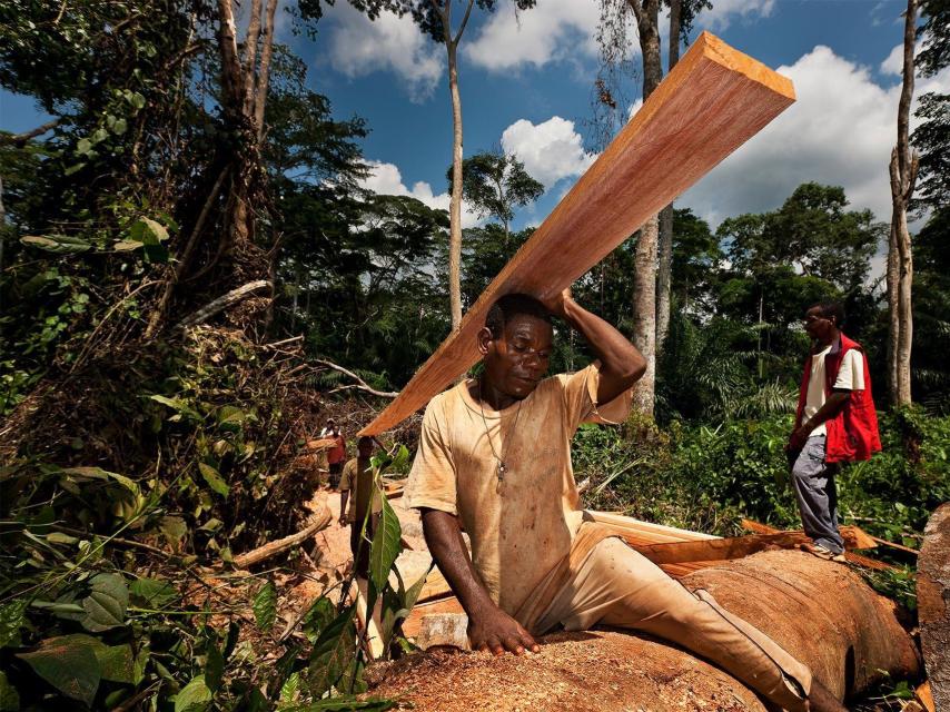 Miembros de la tribu pigmea Baka en Camerún.