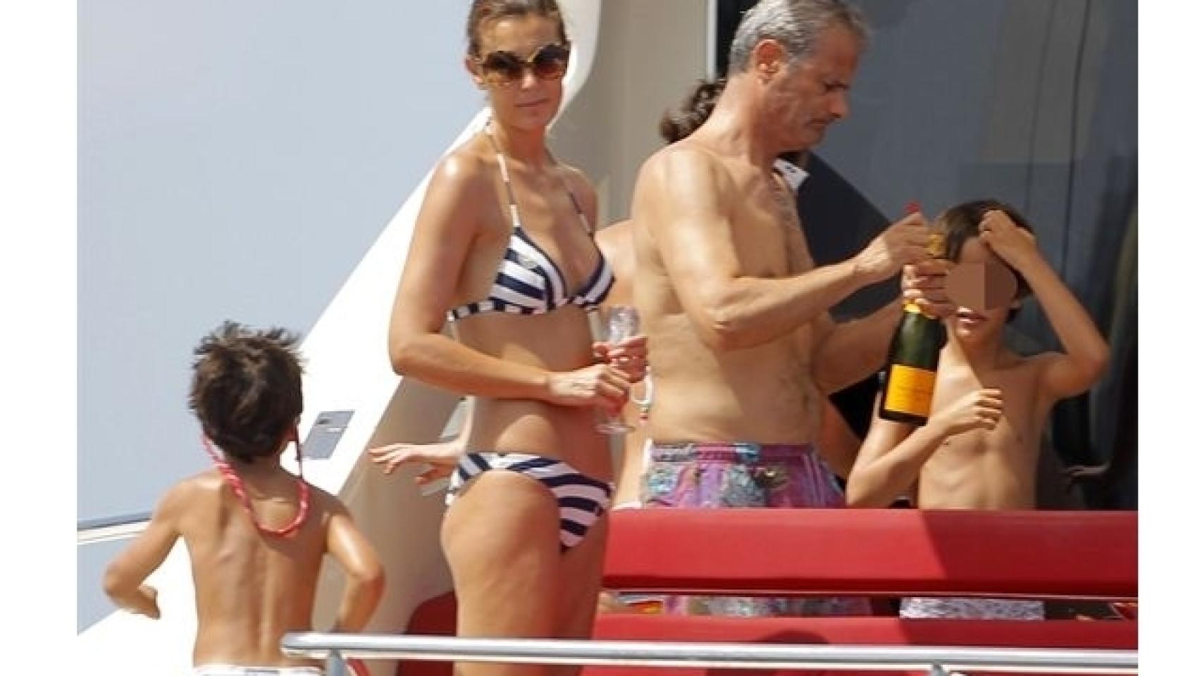 Mar se quedará con sus cuatro hijos en el domicilio familiar. La custodia será compartida