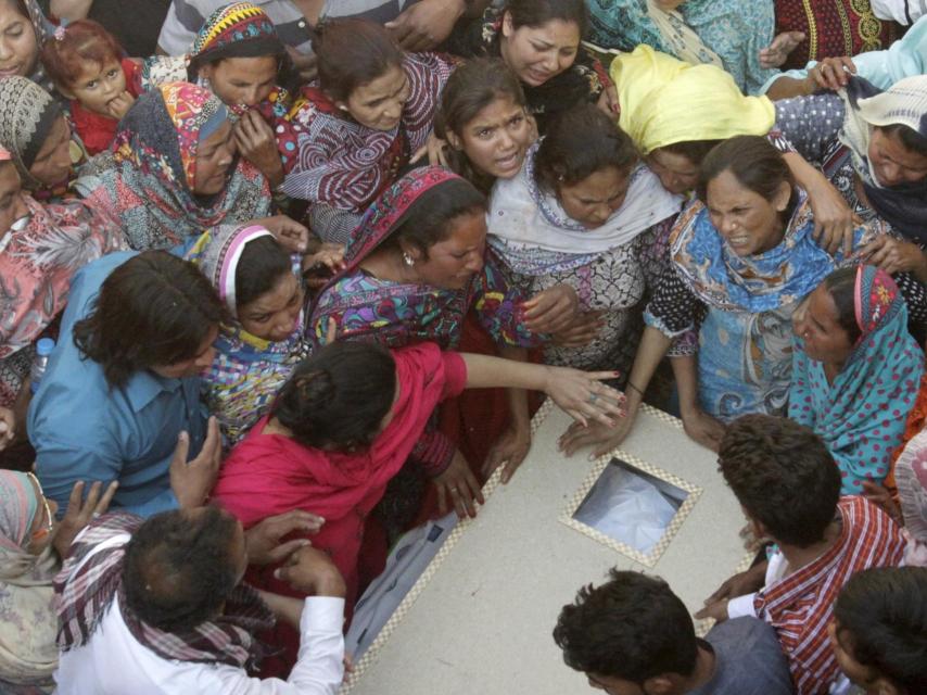 Funeral de una víctima del atentado de Lahore (Pakistán).