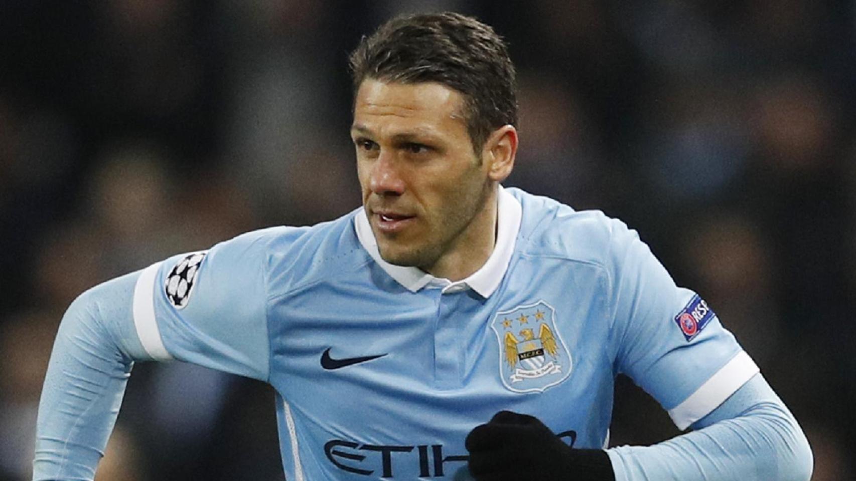 Demichelis en un partido con el Manchester City