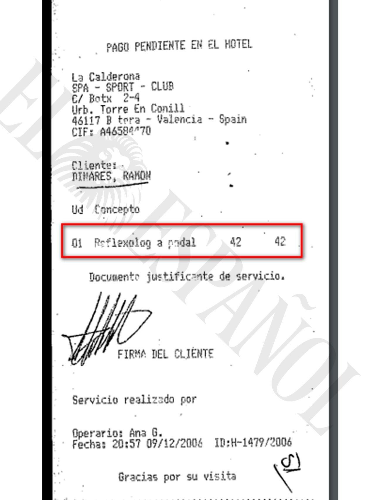 Factura sobre masajes en los pies aportada por la policía.