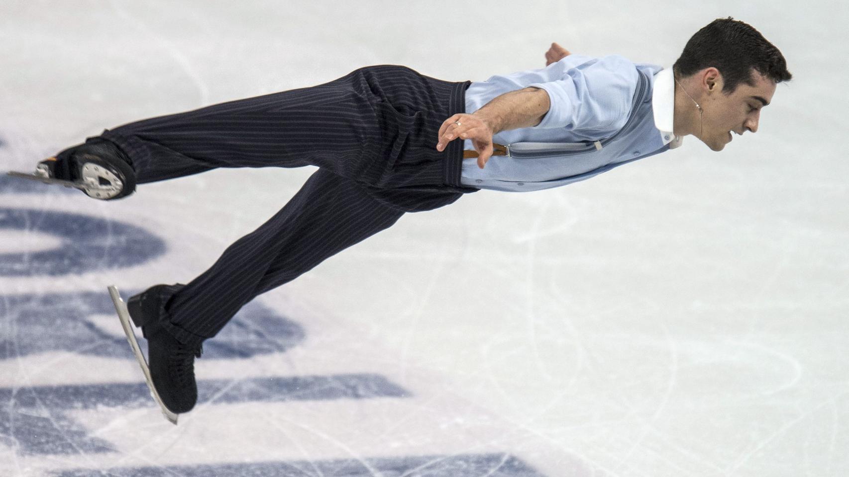 Javier Fernández realiza su programa libre al ritmo de Sinatra.