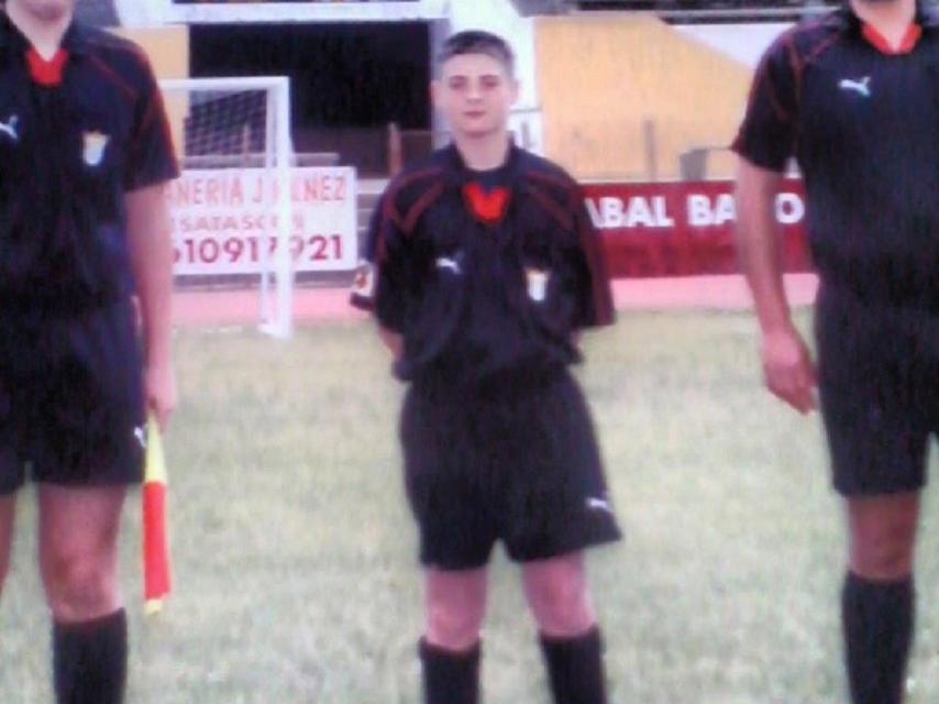 Tomillero Benavente, arbitrando con 12 años.