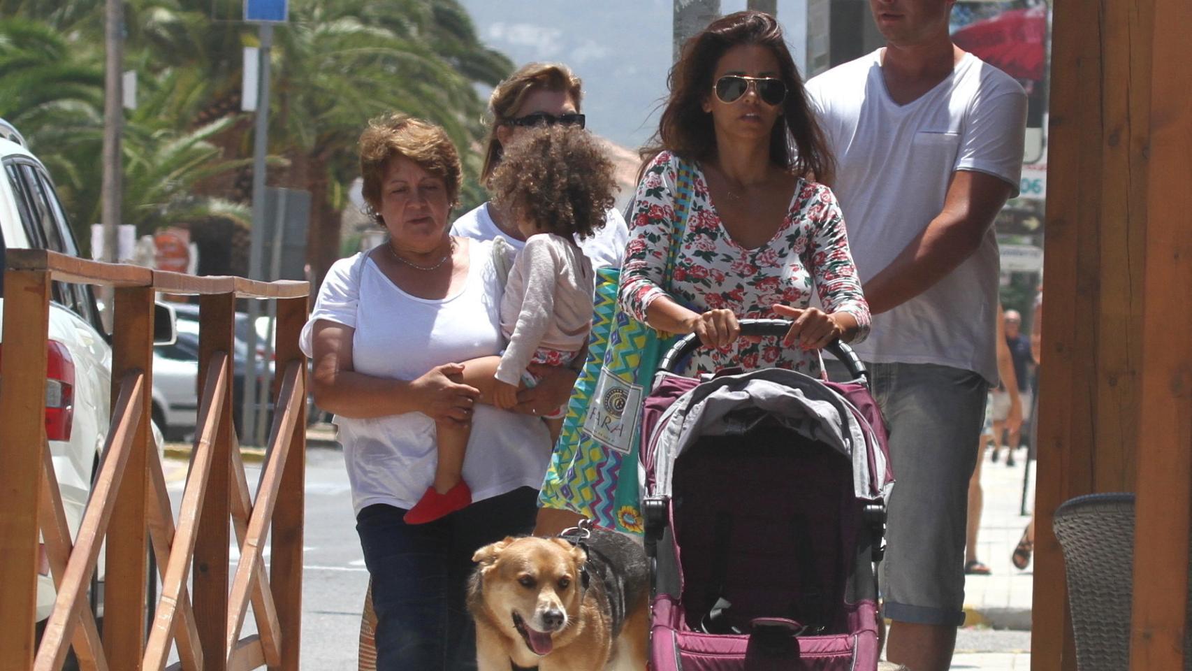 Mónica es madre de Antonella, una niña de tres años