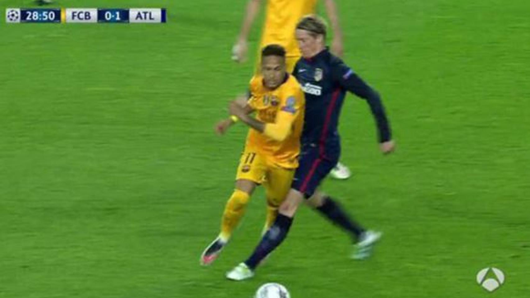 Primera amarilla a Torres