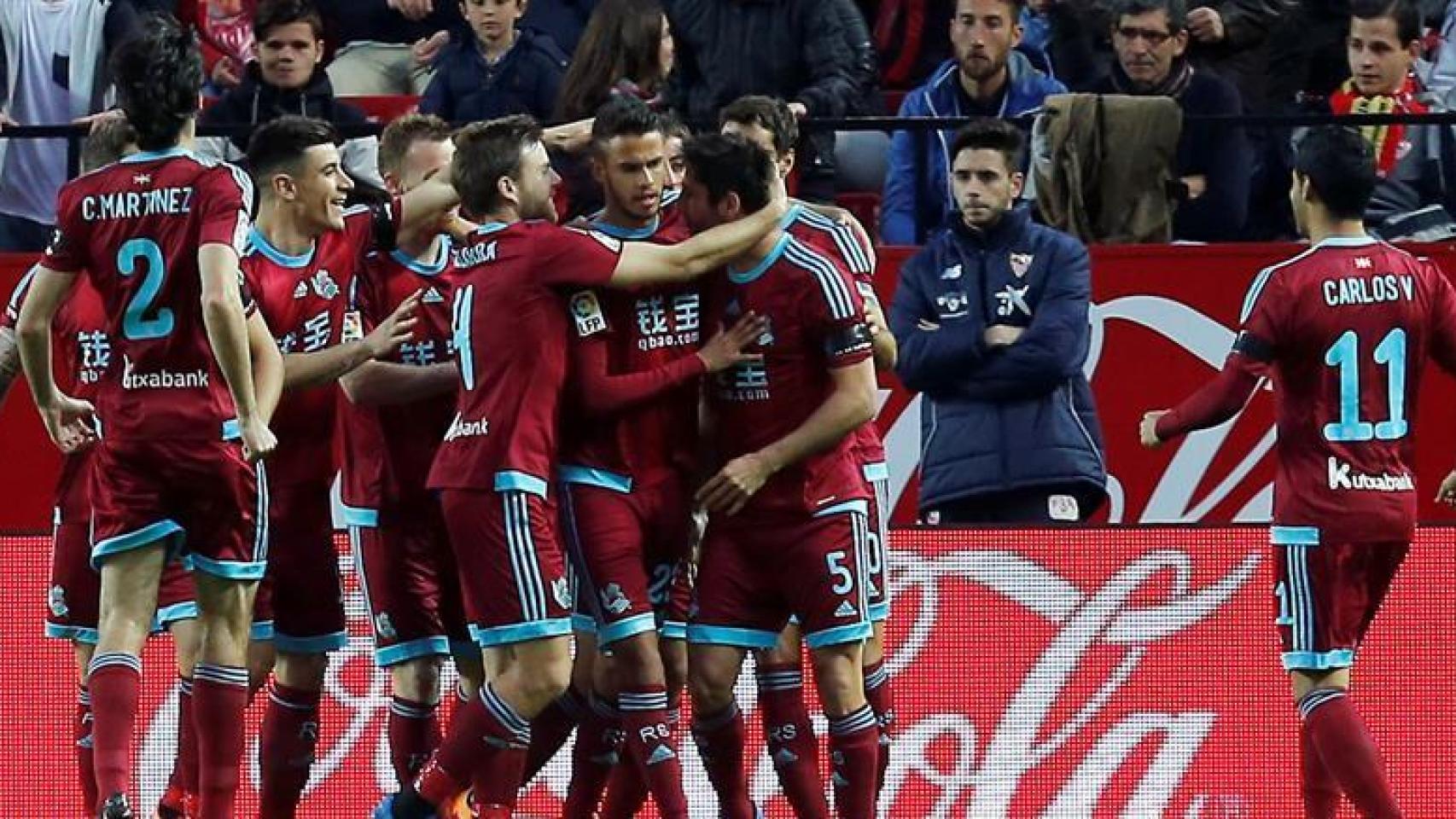 La Real Sociedad celebra un gol contra el Sevilla.