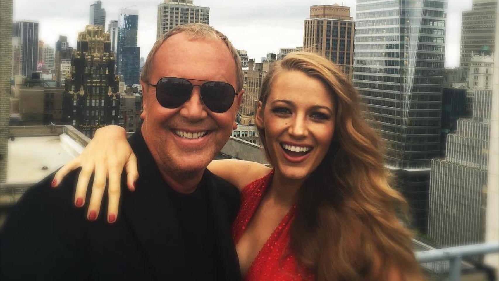 Blake Lively con el diseñador Michael Kors en Nueva York