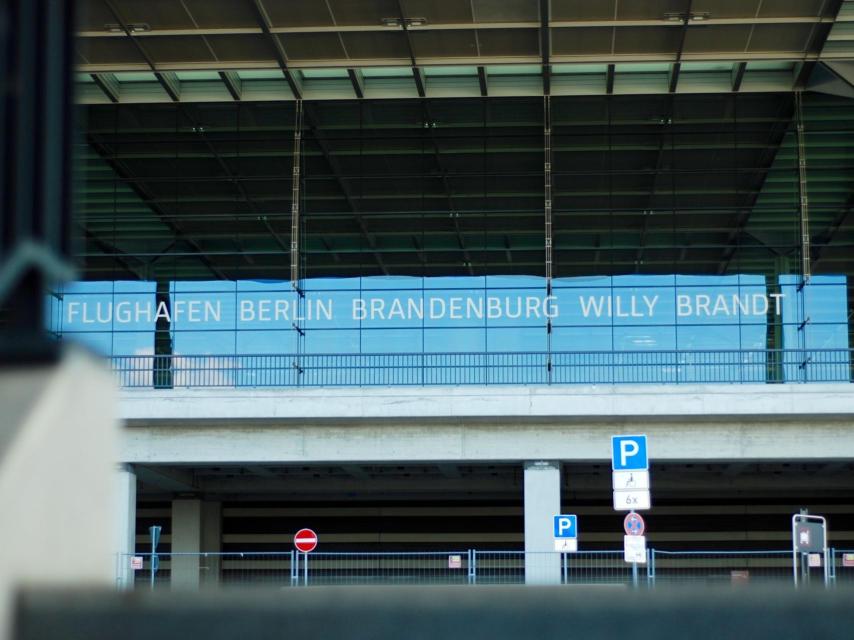 Las vallas siguen impidiendo el paso a toda persona no autorizada.