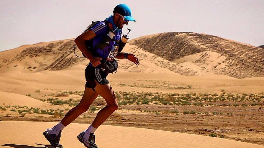 Chema Martínez durante la pasada Maratón de Sables.