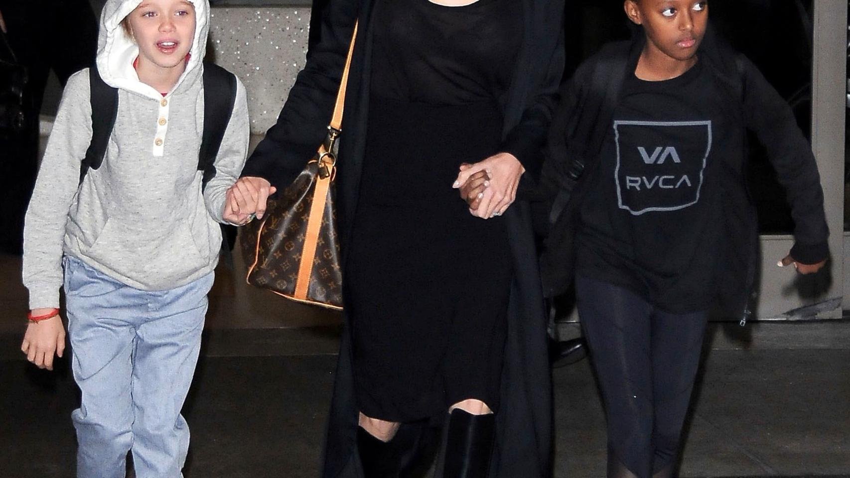 Angelina Jolie y sus hijos, Shiloh and Zahara Jolie Pitt
