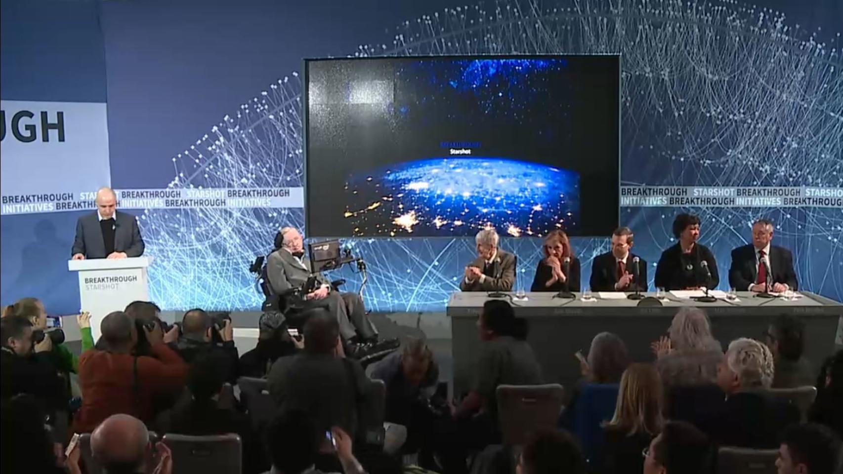 Milner y Hawking, durante la presentación.