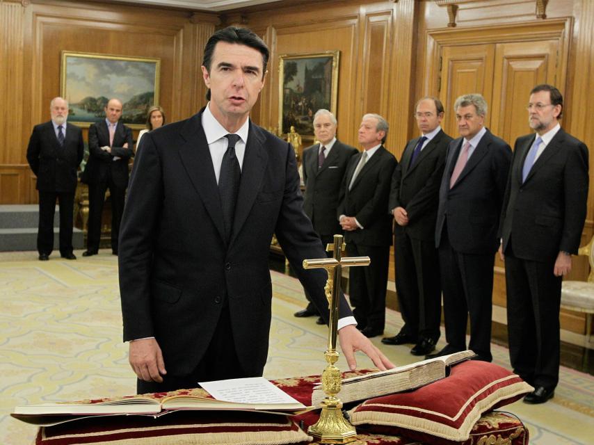 José Manuel Soria jura su cargo como ministro en diciembre de 2011.