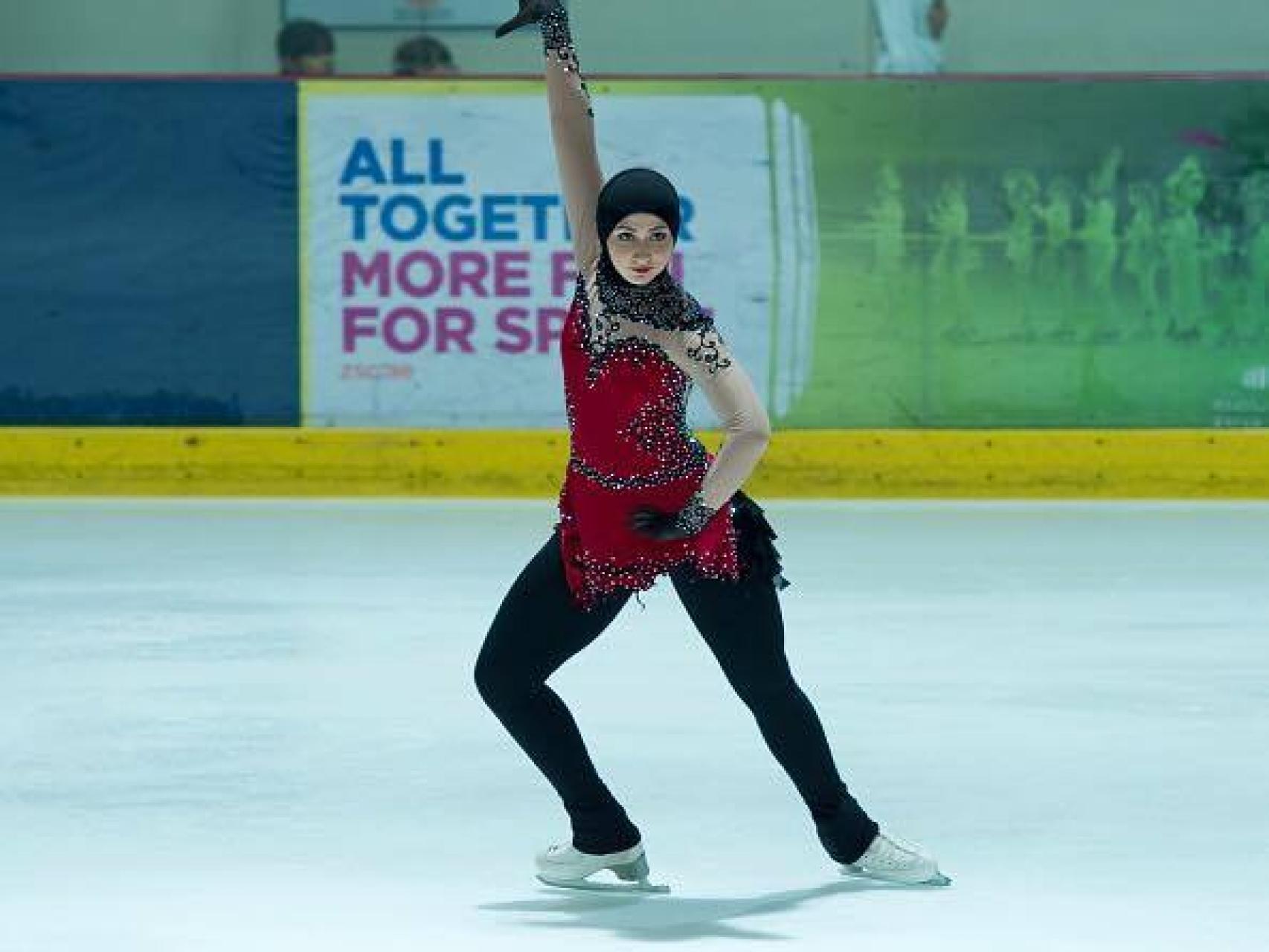 Zahra Lari en un ejercicio sobre hielo.