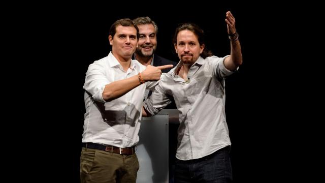 Rivera e Iglesias durante unl debate en la Universidad Carlos III de Madrid, junto a Carlos Alsina..