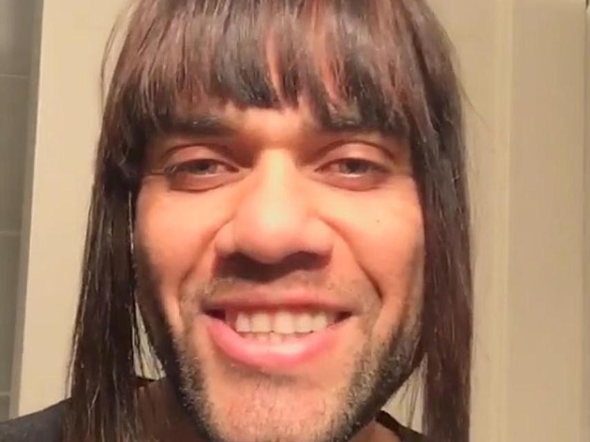 Alves 'pierde la cabeza' tras la eliminación del Barcelona