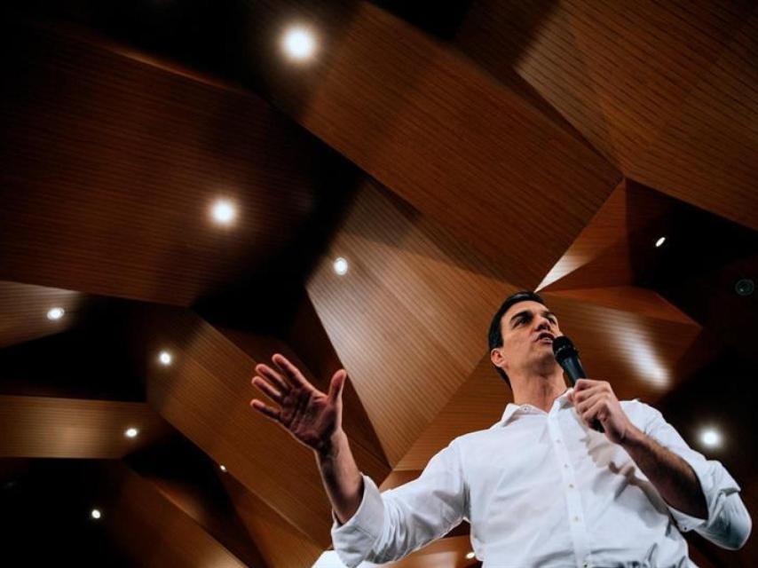 Pedro Sánchez pide a Iglesias que no siga bloqueando el cambio
