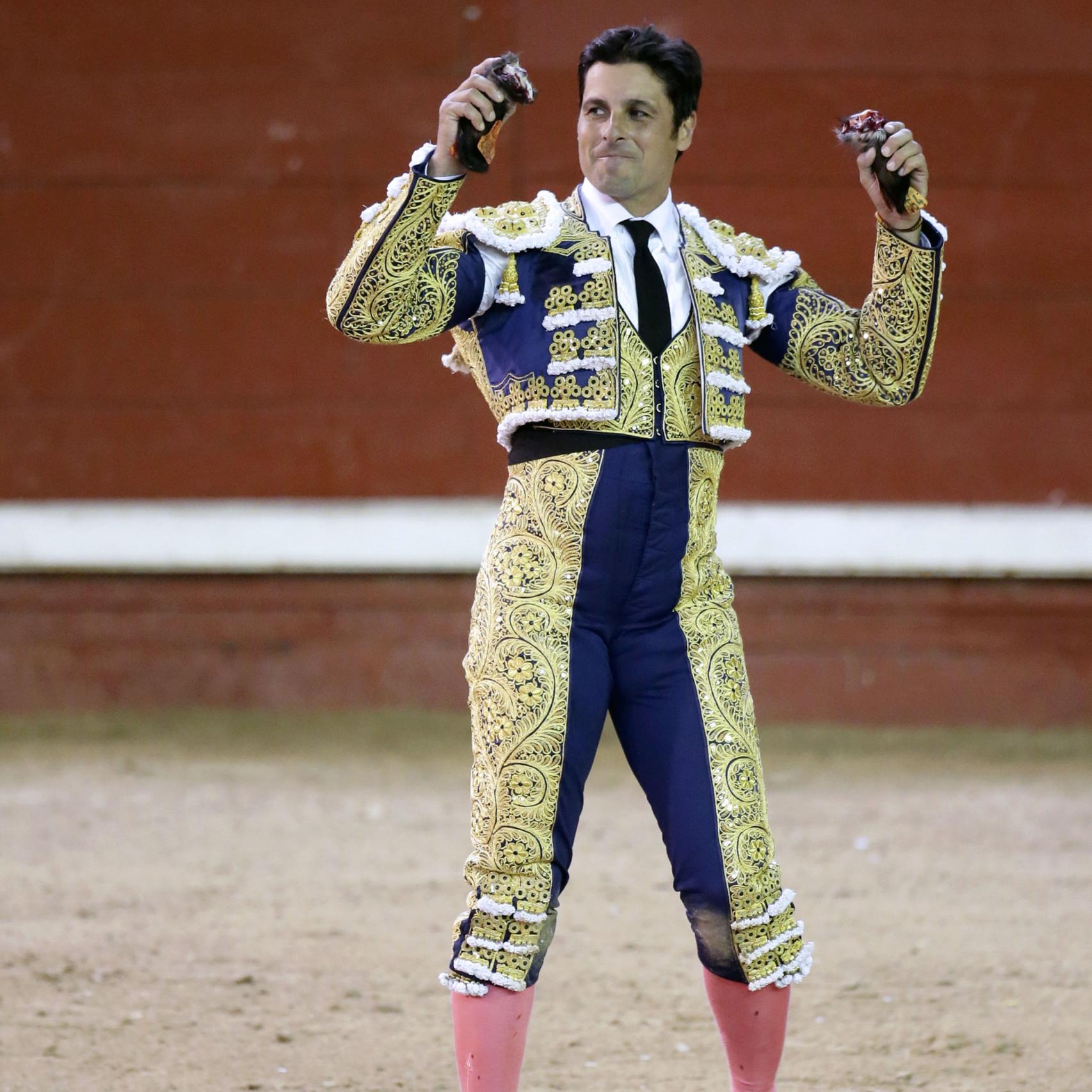Francisco Rivera cortó dos orejas durante la faena