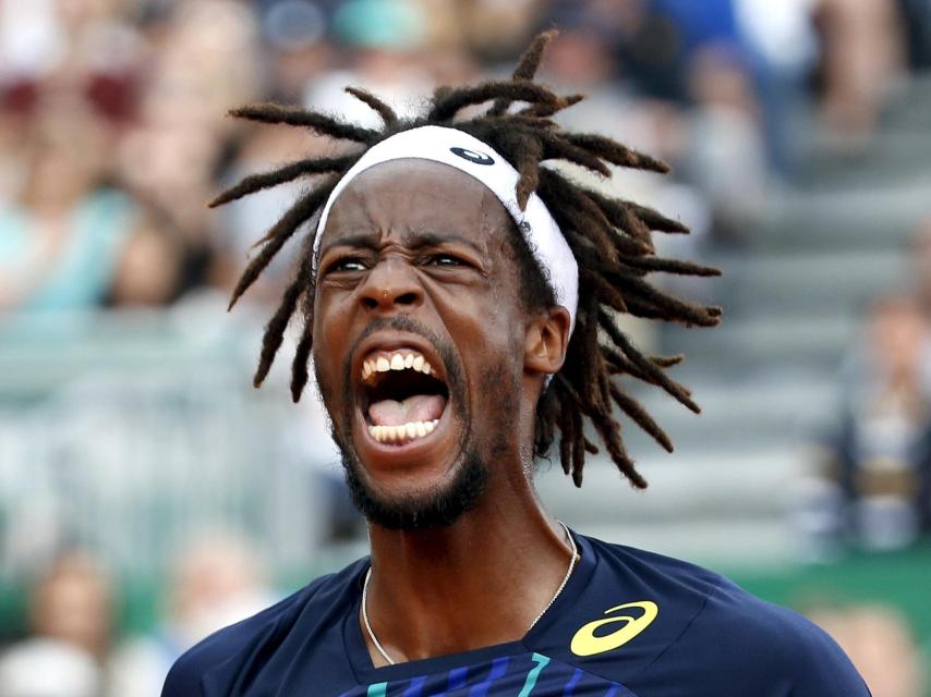 Gael Monfils celebra un punto ante Nadal en Montecarlo.