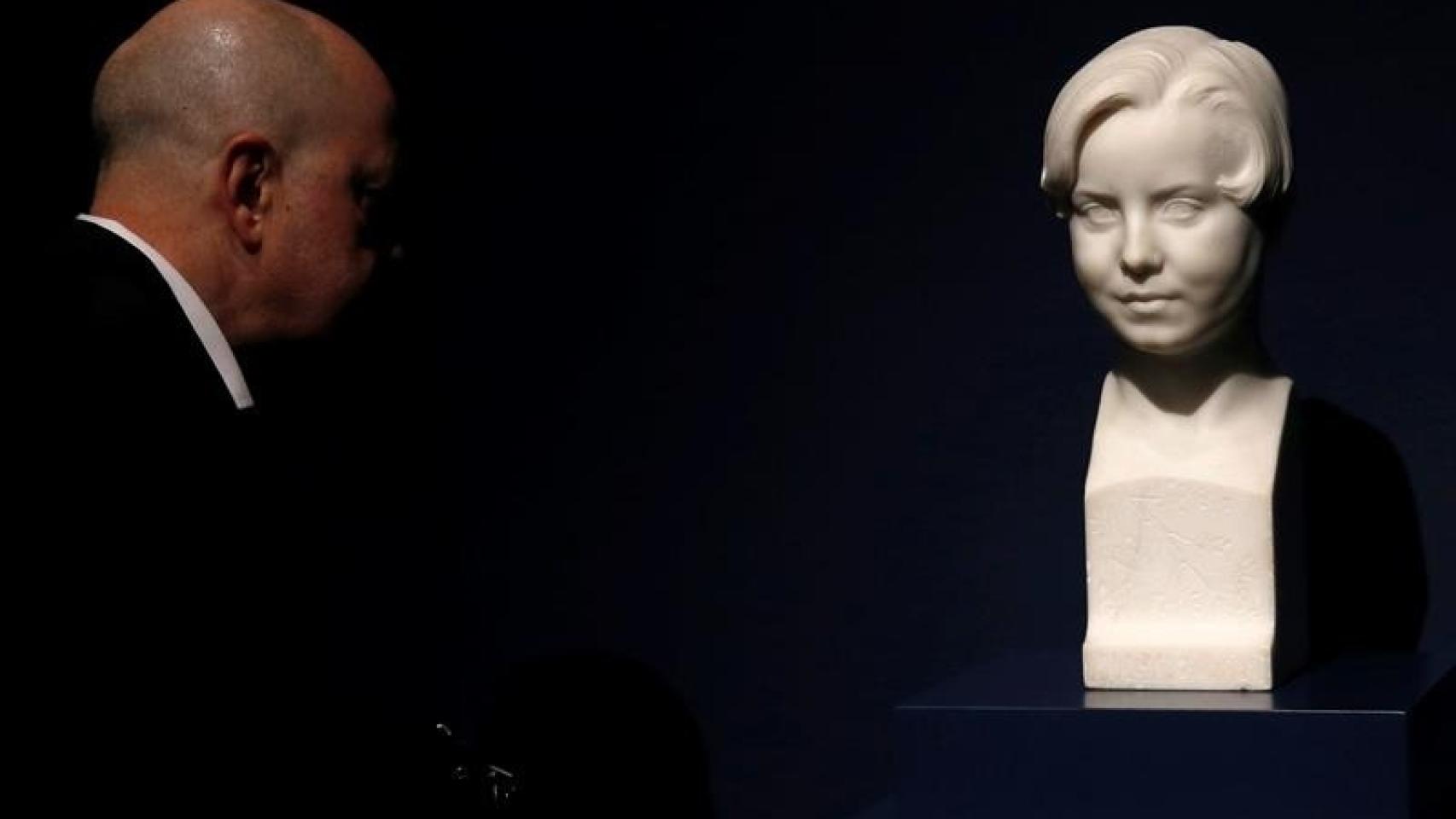 Busto de Miguelito, el quinto hijo de Miguel Blay, muerto con 8 años.