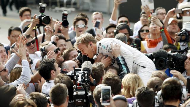 Rosberg celebra su victoria en el GP de China.