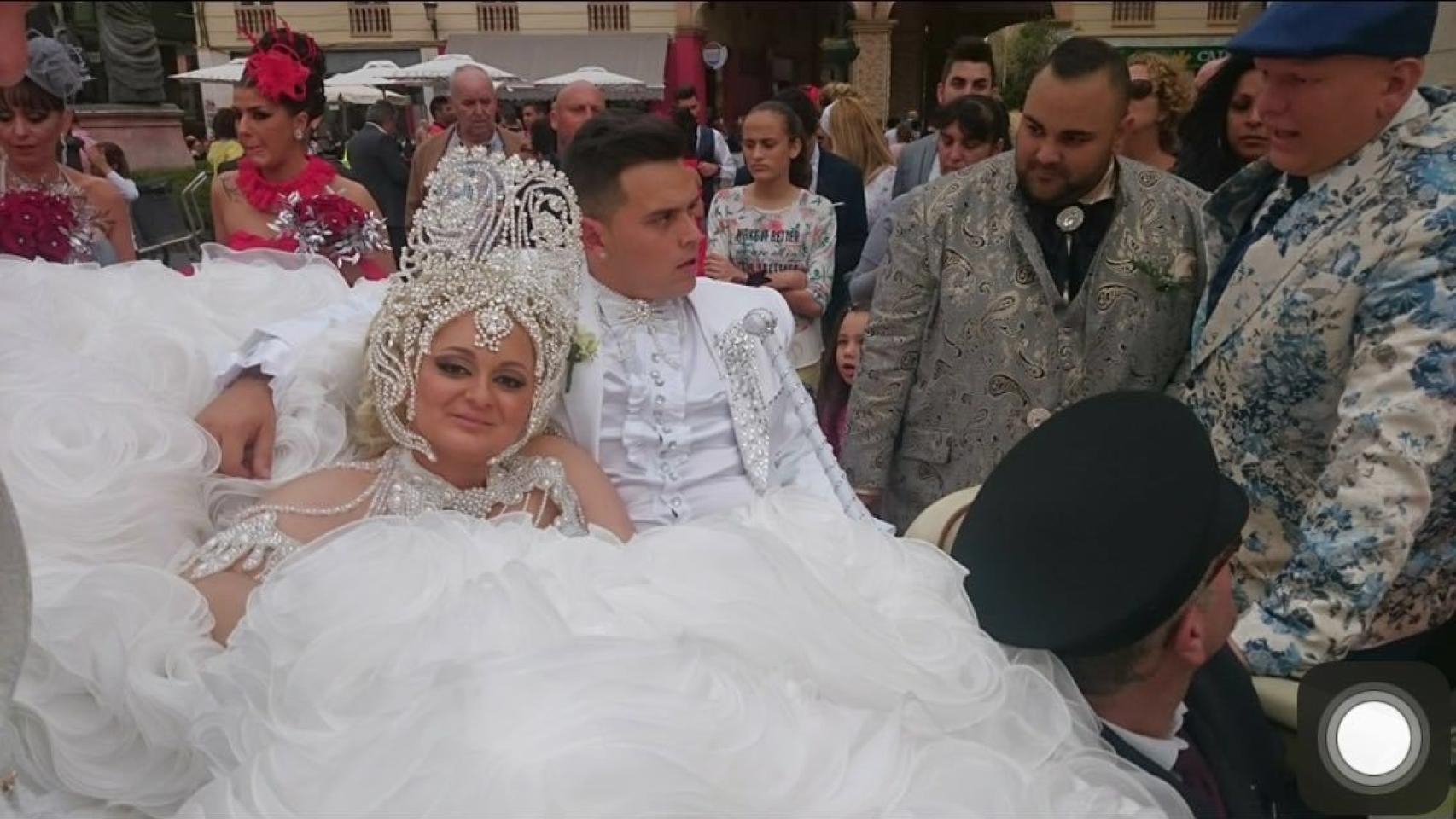 La pareja se trasladó tras la ceremonia en una carroza