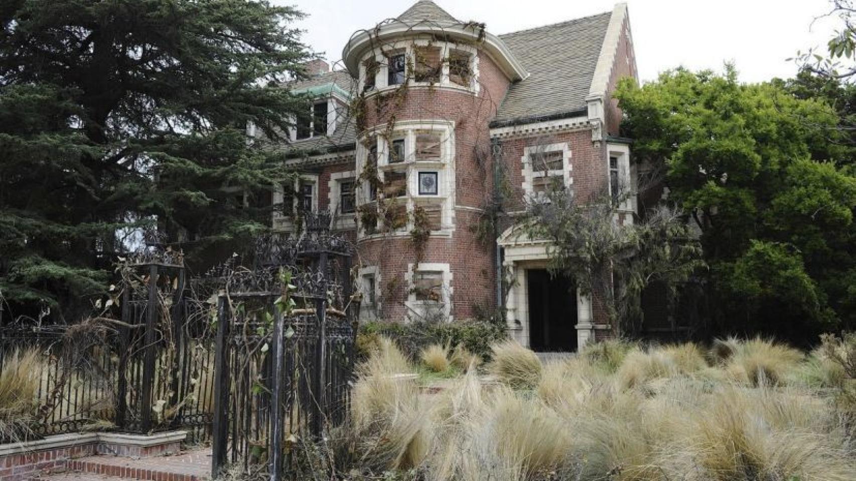 En la realidad no es tan tétrica, así es como se veía en American Horror Story. Ya daba mal rollo, ¿verdad?