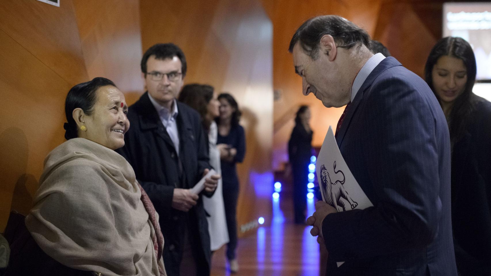 Pedro J. Ramírez ha mostrado su compromiso y el de EL ESPAÑOL contra la trata de seres humanos.