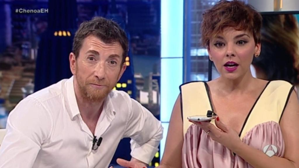 Chenoa enseñó en 'El hormiguero' el grupo de whatsapp de los 'triunfitos'