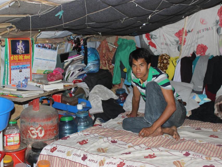 los habitantes se hacinan en el interior de las chozas