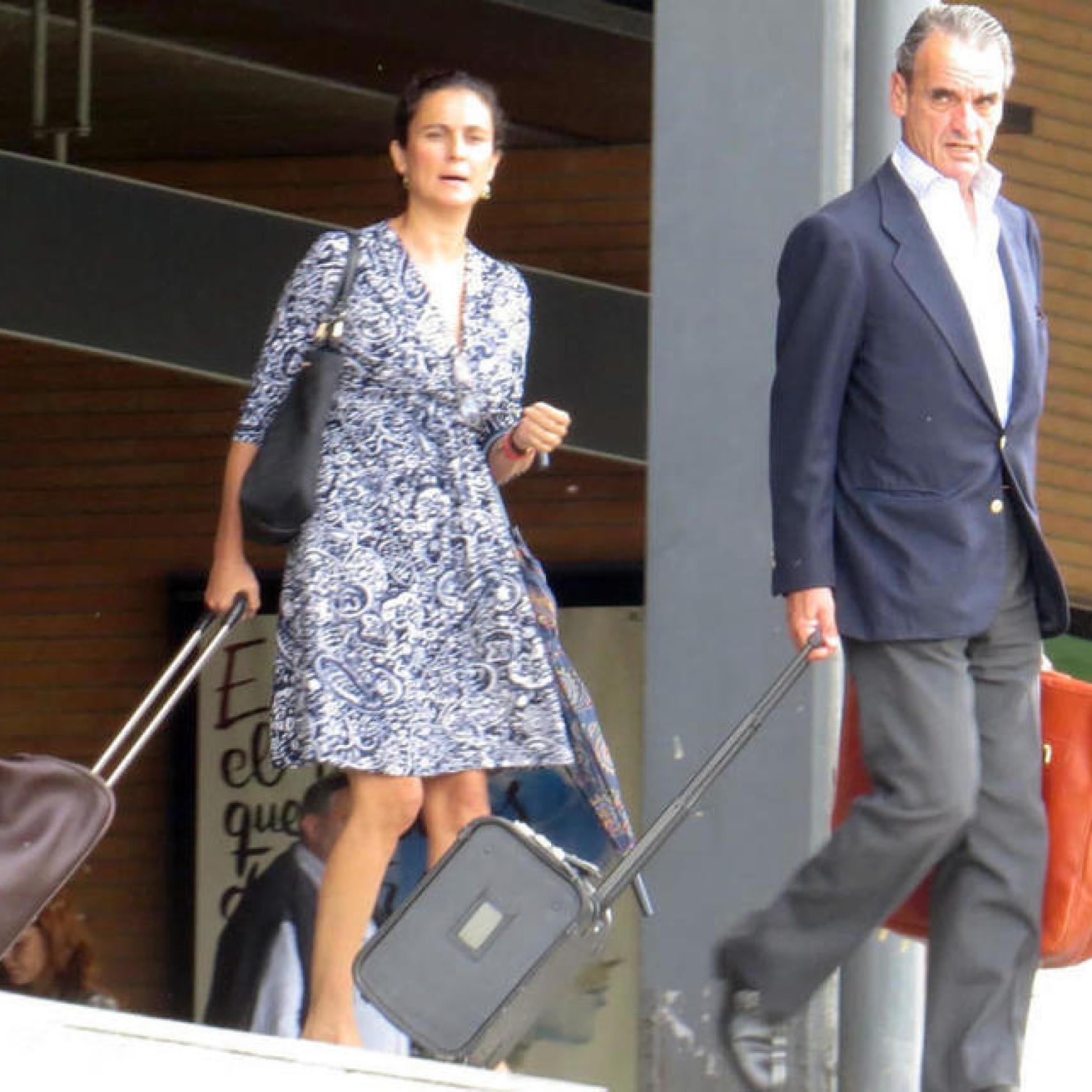 Maria tuvo que suspender su docencia en Madrid por vivir con Mario en el pazo de Ourense