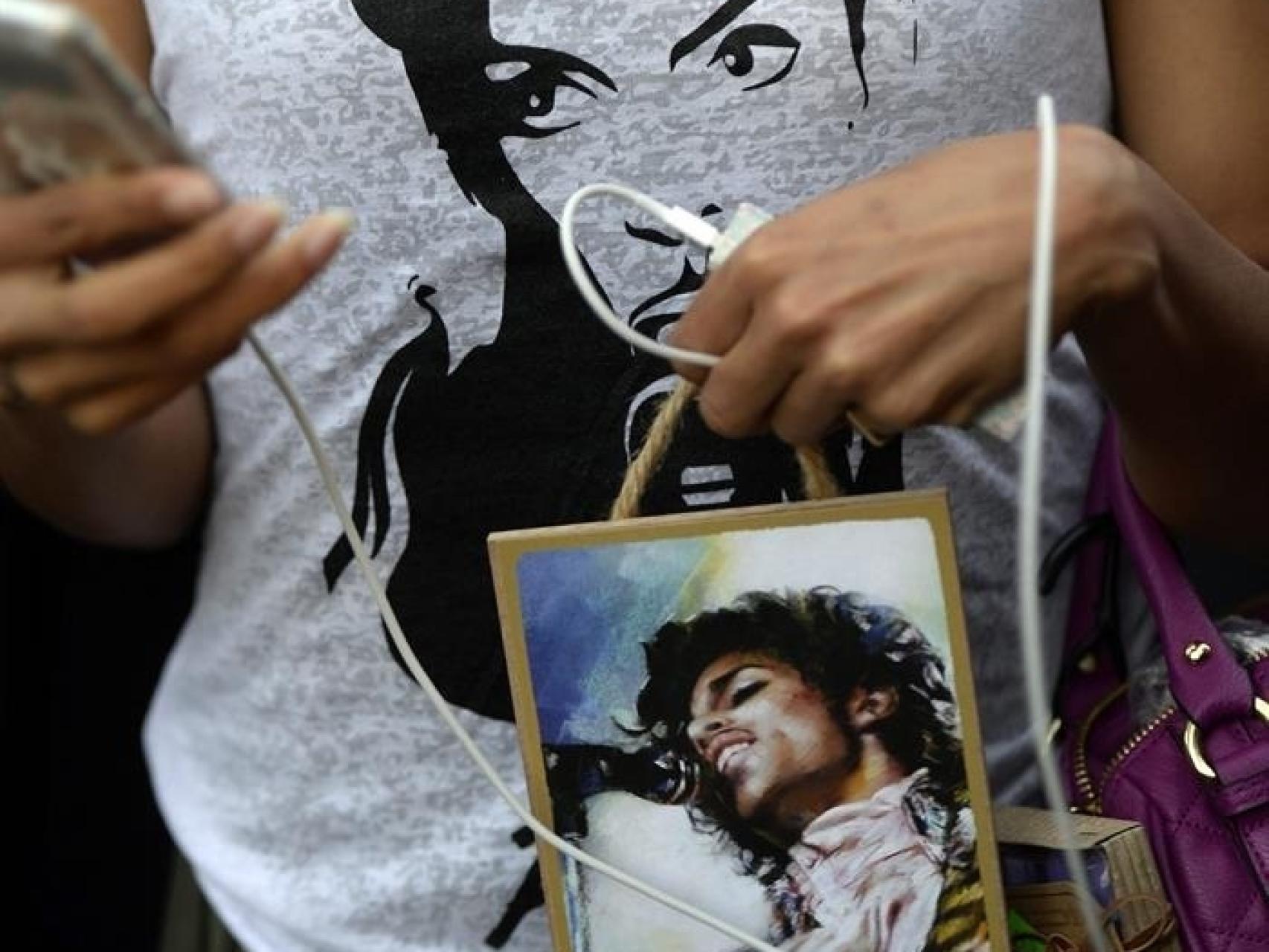 Un príncipe en la cama (en cinco canciones)