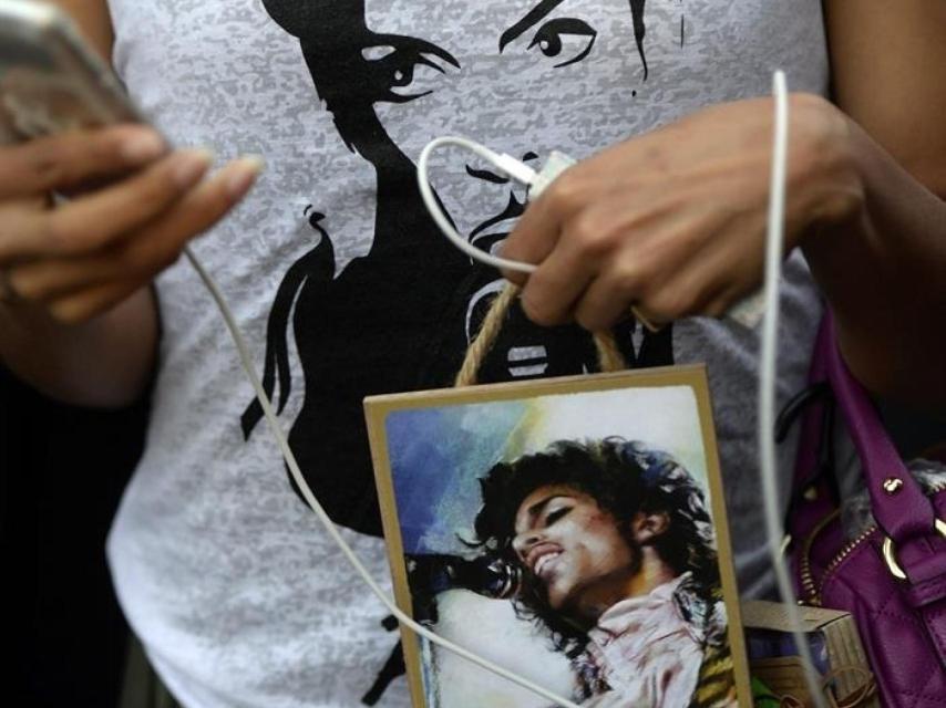 Un príncipe en la cama (en cinco canciones)