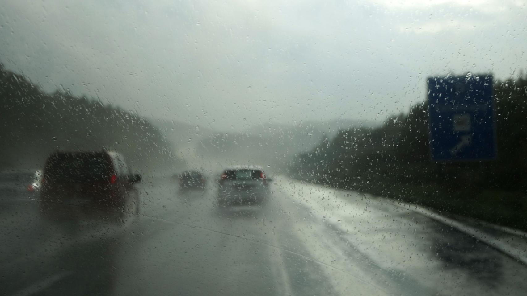 Aquaplanning: el gran peligro de la lluvia en la carretera