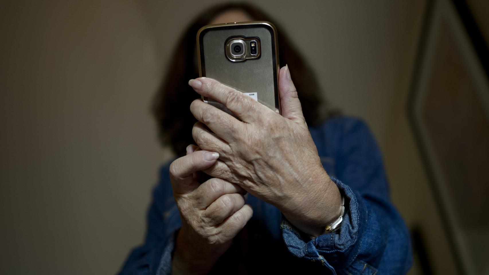 Recreación de la escena del secuestro virtual al sobrino de Marisa.