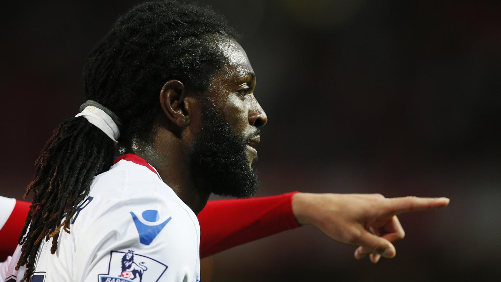 Emmanuel Adebayor en un encuentro reciente con el Crystal Palace.