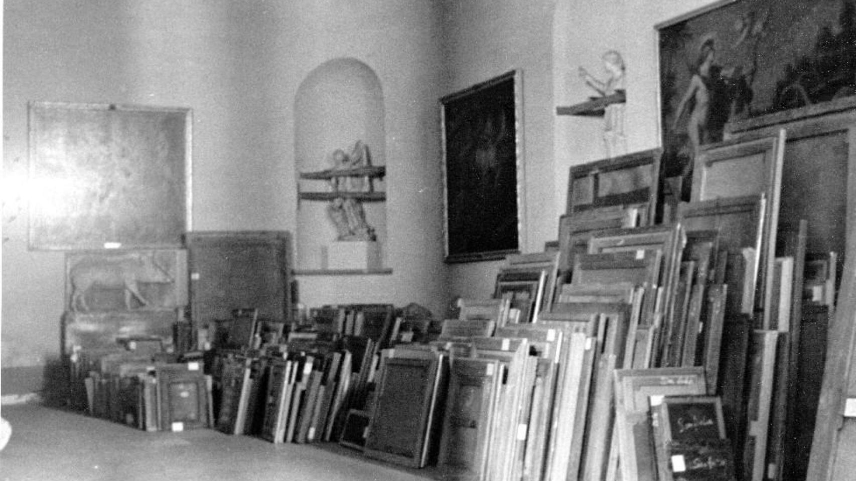 Pinturas recogidas en las plantas bajas del Museo del Prado, en 1936.