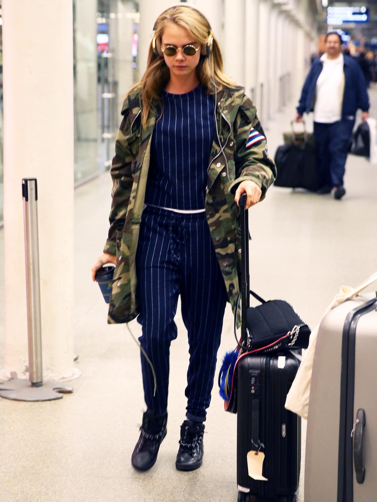 La modelo a su llegada al aeropuerto de Londres