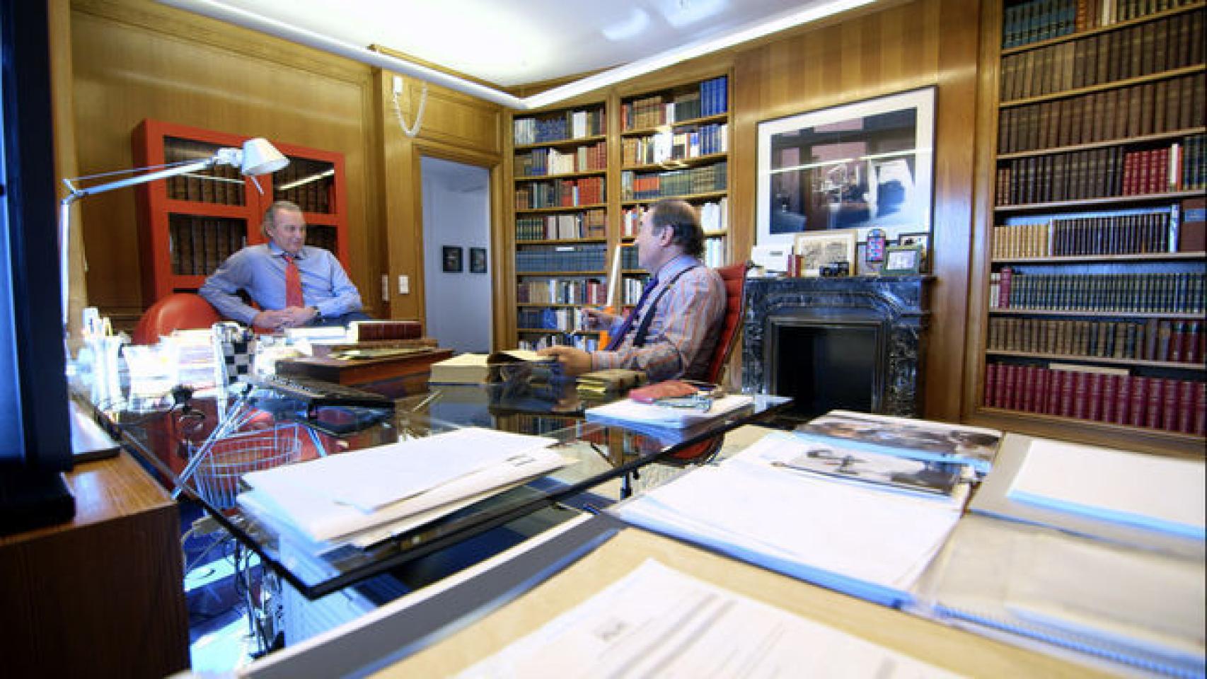 Pedro J. le ha mostrado a Bertín sus tesoros literarios