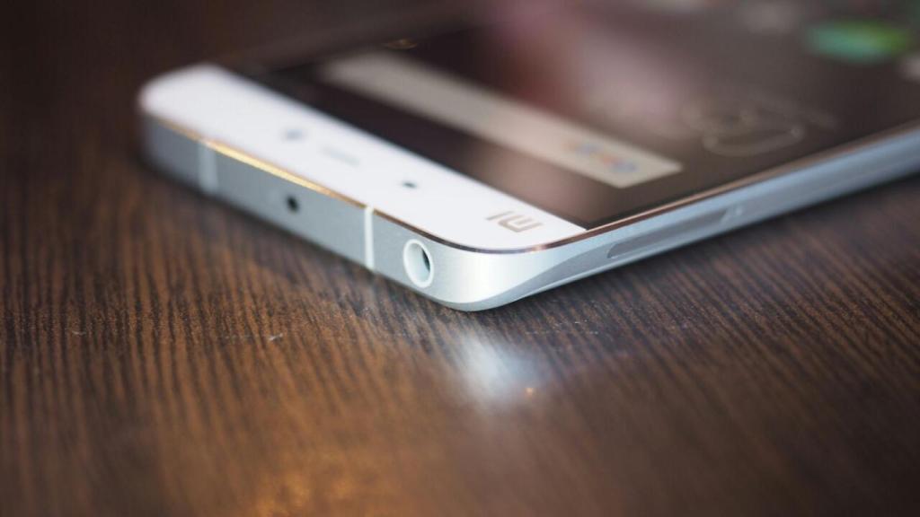 Un móvil de 400 euros no es mejor que uno de 700, pero por poco… ¿o no?